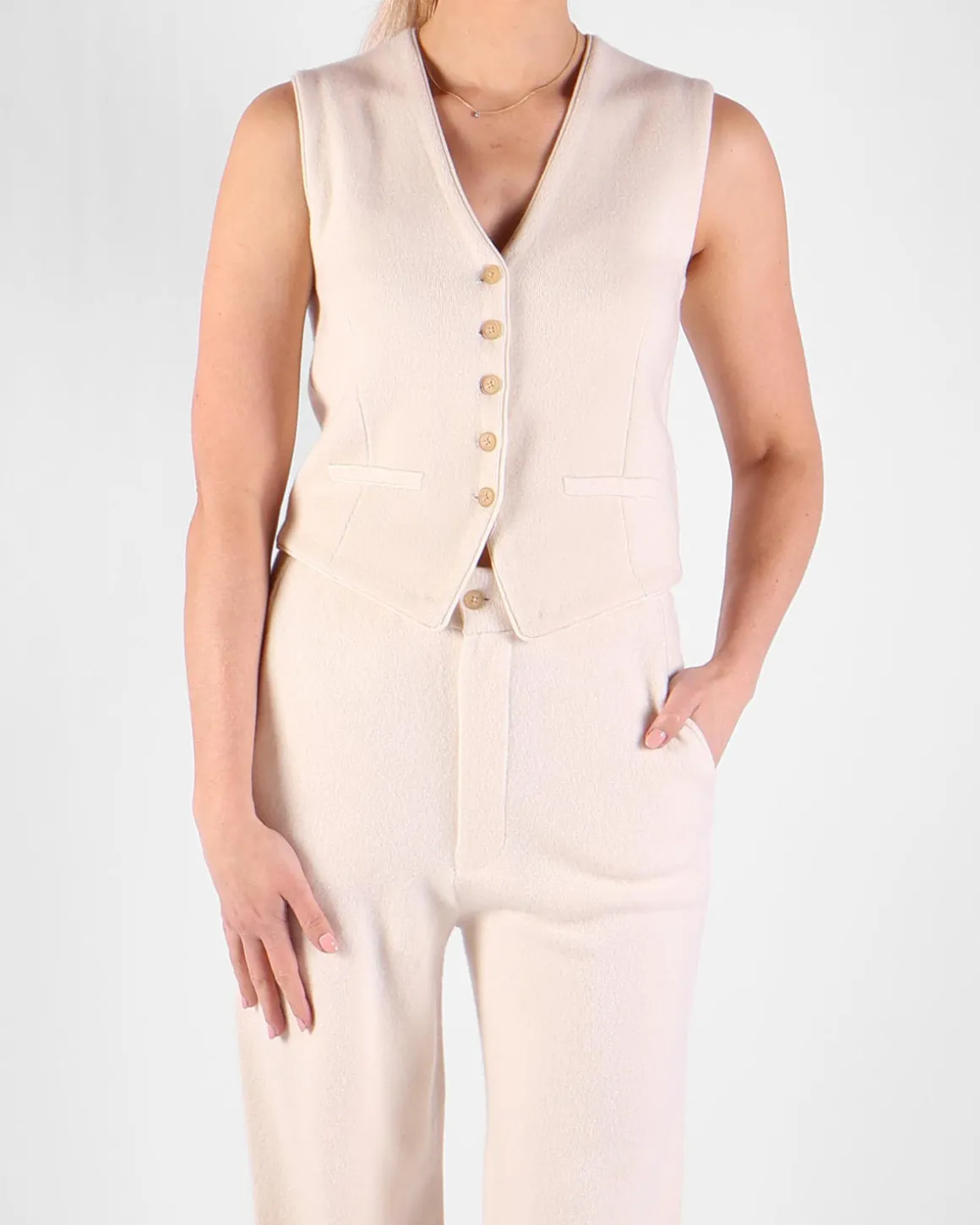 GUEST IN RESIDENCE Gilets