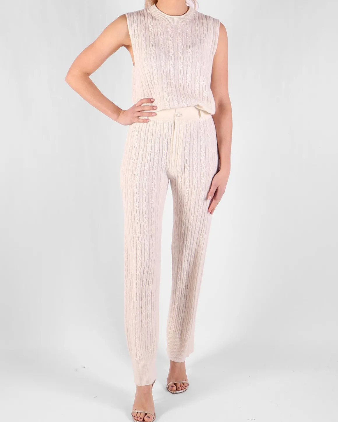 GUEST IN RESIDENCE Pantalons