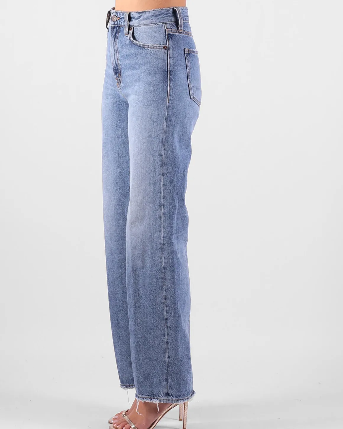 (+) PEOPLE Jeans