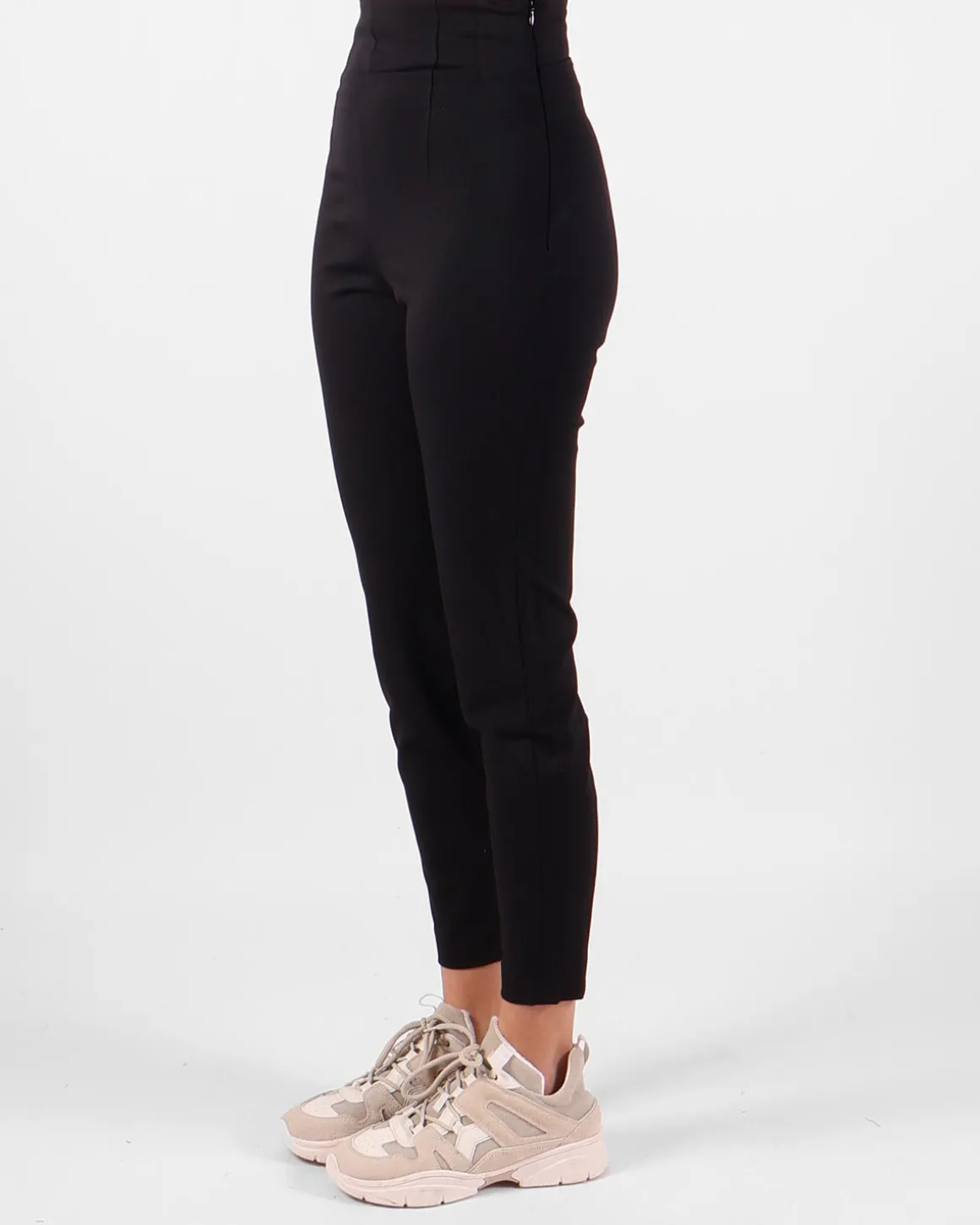 THE ANDAMANE Pantalons